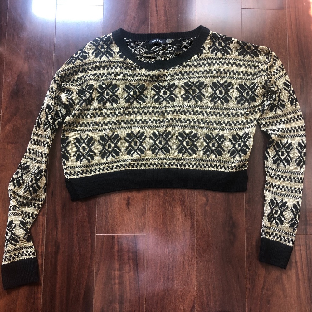 Do & Be Crop Gold Winter Snowflake Sweater